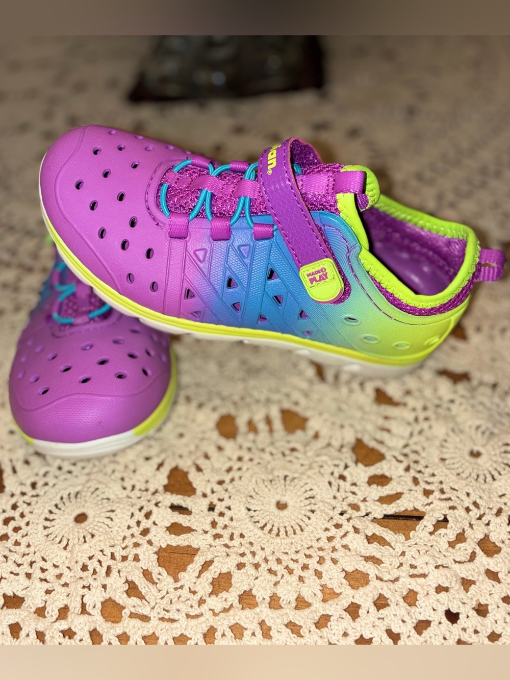 NWT Stride Rite Phibian Kids Gradient Purple, Blue & Lime Water Shoe